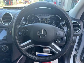 Mercedes-Benz M Class 3.0 ML300 CDI V6 BlueEfficiency Sport Tiptronic 4WD Euro 5 5dr