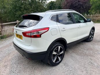 Nissan Qashqai 1.2 DIG-T N-Connecta 2WD Euro 6 (s/s) 5dr