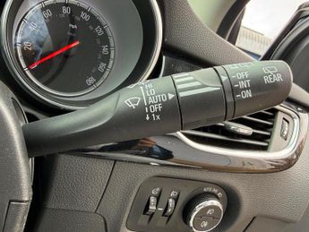 Vauxhall Astra 1.4i Turbo Elite Nav Auto Euro 6 (s/s) 5dr