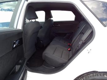 MG MG4 51kWh SE Auto 5dr