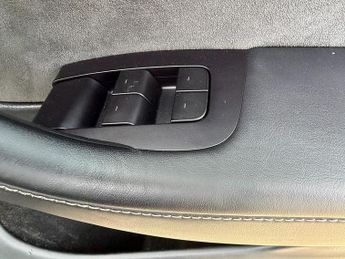 Tesla Model Y (Dual Motor) Performance SUV 5dr Electric Auto 4WDE (426 bhp)