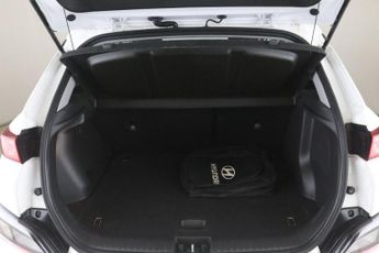 Hyundai KONA 39kWh SE Connect Auto 5dr (10.5kW Charger)