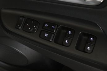 Hyundai KONA 39kWh SE Connect Auto 5dr (10.5kW Charger)