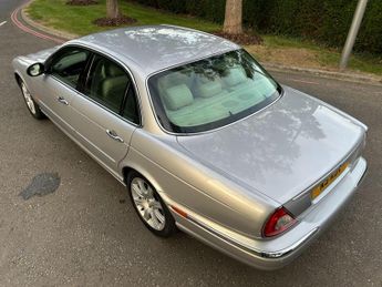 Jaguar XJ 3.0 SE 4dr