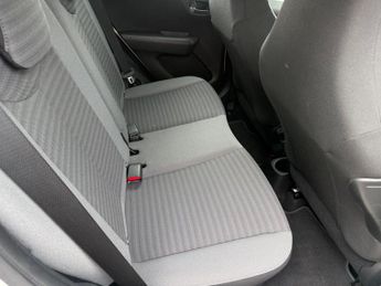Toyota AYGO 1.0 VVT-i x-play x-shift Euro 6 5dr