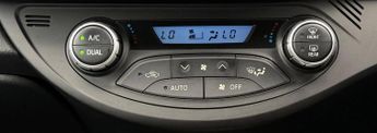 Toyota Yaris 1.5 VVT-h Excel E-CVT Euro 6 (s/s) 5dr (15in Alloy)