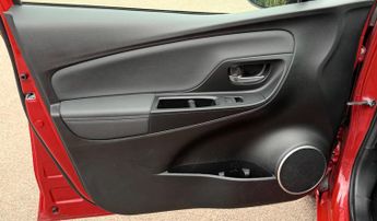 Toyota Yaris 1.5 VVT-h Excel E-CVT Euro 6 (s/s) 5dr (15in Alloy)