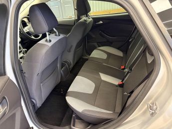 Ford Focus 1.0T EcoBoost Zetec Euro 5 (s/s) 5dr