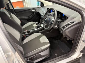 Ford Focus 1.0T EcoBoost Zetec Euro 5 (s/s) 5dr