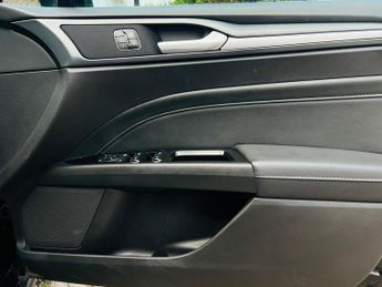 Ford Mondeo 2.0 TDCi Titanium Powershift Euro 6 (s/s) 5dr