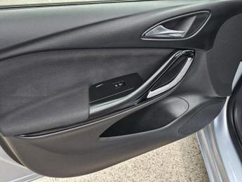 Vauxhall Astra 1.6 CDTi ecoTEC BlueInjection SRi Euro 6 5dr