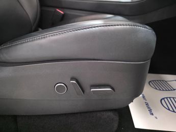 Tesla Model Y (Dual Motor) Long Range Auto 4WDE 5dr