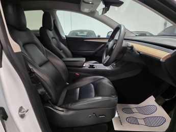 Tesla Model Y (Dual Motor) Long Range Auto 4WDE 5dr