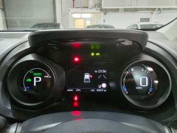 Toyota Yaris 1.5 VVT-h Design E-CVT Euro 6 (s/s) 5dr