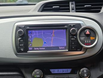 Toyota Yaris 1.5 VVT-h T4 CVT Euro 5 5dr