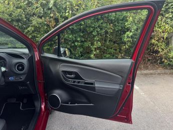 Toyota Yaris 1.5 VVT-h Excel Hatchback 5dr Petrol Hybrid E-CVT Euro 6 (s/s) (