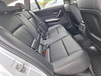 BMW 3 Series 2.0 320d SE Touring Steptronic Euro 5 5dr