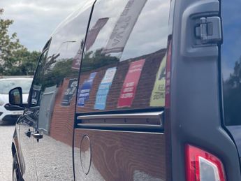 LEVC VN5 31kWh City Auto Euro 6 5dr (Range Extender)