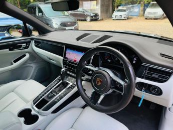 Porsche Macan 2.0T PDK 4WD Euro 6 (s/s) 5dr