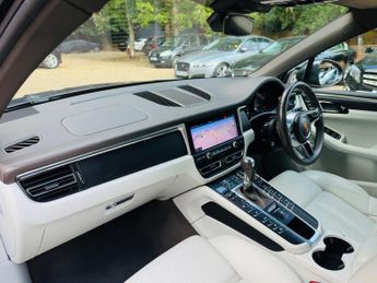 Porsche Macan 2.0T PDK 4WD Euro 6 (s/s) 5dr