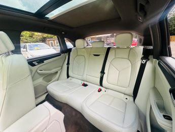 Porsche Macan 2.0T PDK 4WD Euro 6 (s/s) 5dr