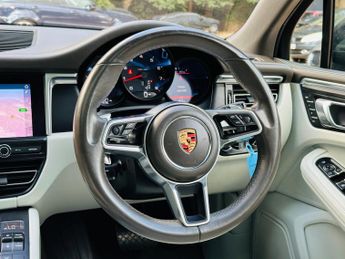 Porsche Macan 2.0T PDK 4WD Euro 6 (s/s) 5dr