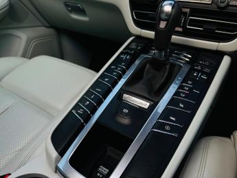 Porsche Macan 2.0T PDK 4WD Euro 6 (s/s) 5dr