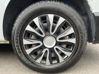 Nissan NV300 2.0 dCi 28 Acenta L1 H1 Euro 6 4dr