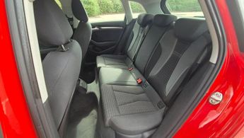 Audi A3 1.4 TFSI e-tron Sportback e-S Tronic Euro 6 5dr 8.8kWh