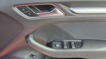 Audi A3 1.4 TFSI e-tron Sportback e-S Tronic Euro 6 5dr 8.8kWh