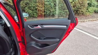 Audi A3 1.4 TFSI e-tron Sportback e-S Tronic Euro 6 5dr 8.8kWh