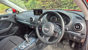 Audi A3 1.4 TFSI e-tron Sportback e-S Tronic Euro 6 5dr 8.8kWh