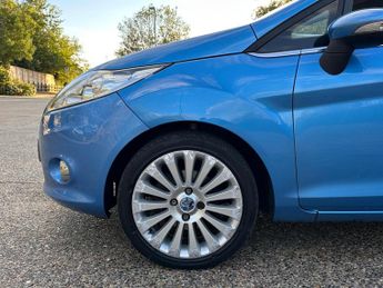 Ford Fiesta 1.4 Titanium Hatchback 5dr Petrol Automatic (154 g/km, 94 bhp)