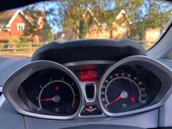 Ford Fiesta 1.4 Titanium Hatchback 5dr Petrol Automatic (154 g/km, 94 bhp)