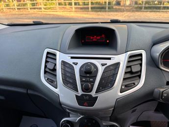Ford Fiesta 1.4 Titanium Hatchback 5dr Petrol Automatic (154 g/km, 94 bhp)