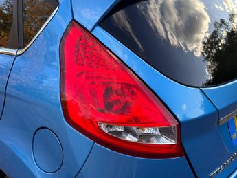 Ford Fiesta 1.4 Titanium Hatchback 5dr Petrol Automatic (154 g/km, 94 bhp)