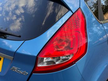 Ford Fiesta 1.4 Titanium Hatchback 5dr Petrol Automatic (154 g/km, 94 bhp)