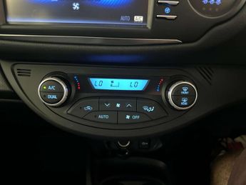 Toyota Yaris 1.5 VVT-h Y20 Hatchback 5dr Petrol Hybrid E-CVT Euro 6 (s/s) (10