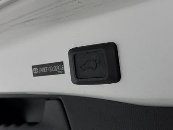 Toyota RAV4 2.5 VVT-h Dynamic SUV 5dr Petrol Hybrid CVT 4WD Euro 6 (s/s) (22