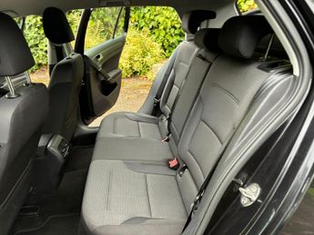 Volkswagen e-Golf 35.8kWh e-Golf Auto 5dr