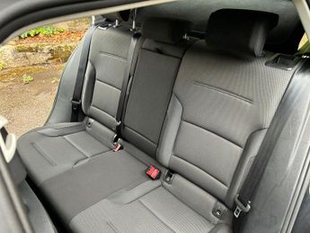 Volkswagen e-Golf 35.8kWh e-Golf Auto 5dr