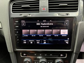 Volkswagen e-Golf 35.8kWh e-Golf Auto 5dr