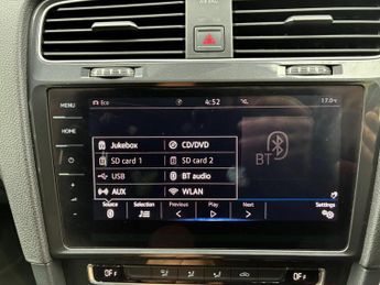 Volkswagen e-Golf 35.8kWh e-Golf Auto 5dr