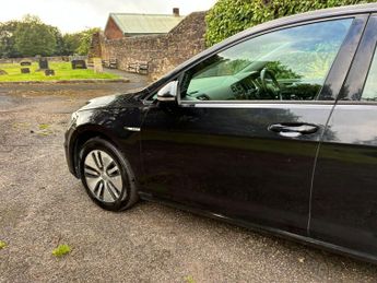 Volkswagen e-Golf 35.8kWh e-Golf Auto 5dr