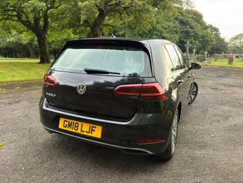 Volkswagen e-Golf 35.8kWh e-Golf Auto 5dr