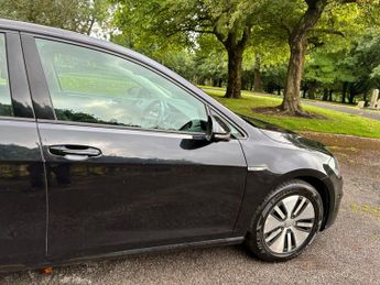 Volkswagen e-Golf 35.8kWh e-Golf Auto 5dr