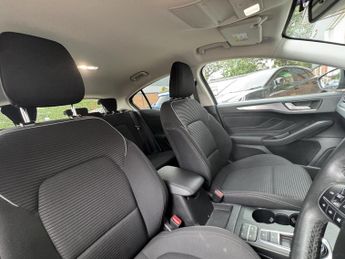 Ford Focus 1.0T EcoBoost Titanium Auto Euro 6 (s/s) 5dr