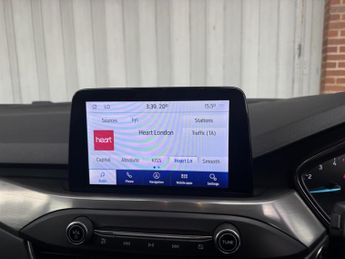 Ford Focus 1.0T EcoBoost Titanium Auto Euro 6 (s/s) 5dr