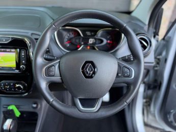 Renault Captur 1.2 TCe ENERGY Signature Nav Auto Euro 6 (s/s) 5dr