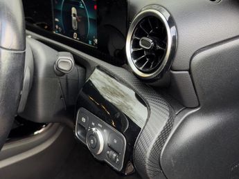Mercedes-Benz A Class 1.5 A180d SE 7G-DCT Euro 6 (s/s) 5dr